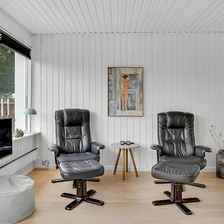 Beach Front Home In Haderslev With Wifi Vakantiehuis