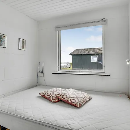Vakantiehuis Beach Front Home In Haderslev With Wifi *
