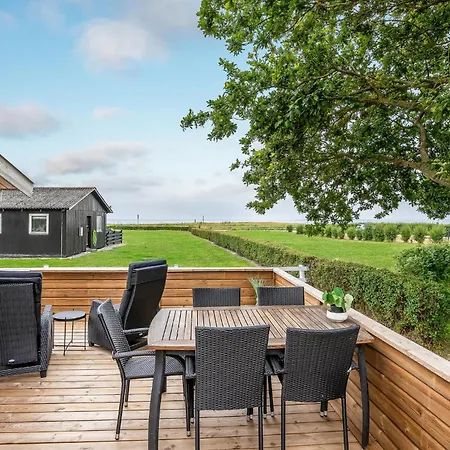 Vakantiehuis Beach Front Home In Haderslev With Wifi