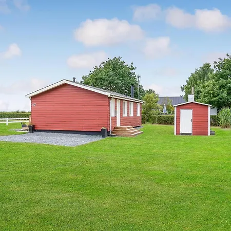 Vakantiehuis Beach Front Home In Haderslev With Wifi